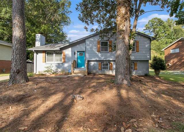 Property at 8334 Magnolia Dr, Jonesboro, GA 30238, 4 beds, 2.5 baths