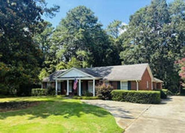 Property at 330 Burke Cir, Mcdonough, GA 30253, 3 beds, 2 baths