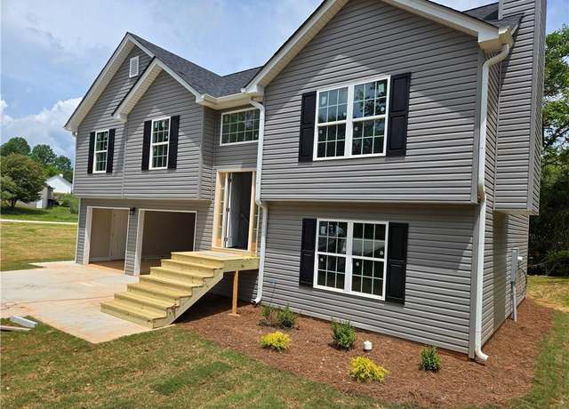 Property at 123 Quail View Rdg, Cleveland, GA 30528, 3 beds, 2 baths