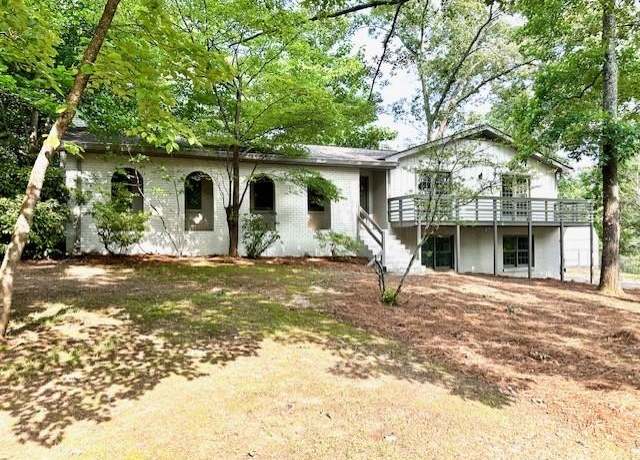 Property at 5384 Blackhawk Dr, Acworth, GA 30102, 3 beds, 2 baths