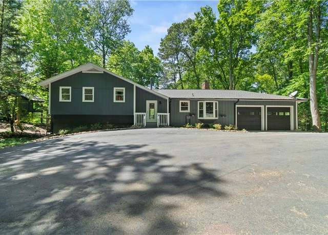 Property at 3928 Lake Ct, Gainesville, GA 30501, 5 beds, 3 baths