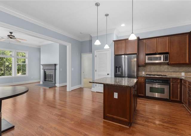 Property at 11 Perimeter Ctr E #1404, Atlanta, GA 30346, 2 beds, 2 baths
