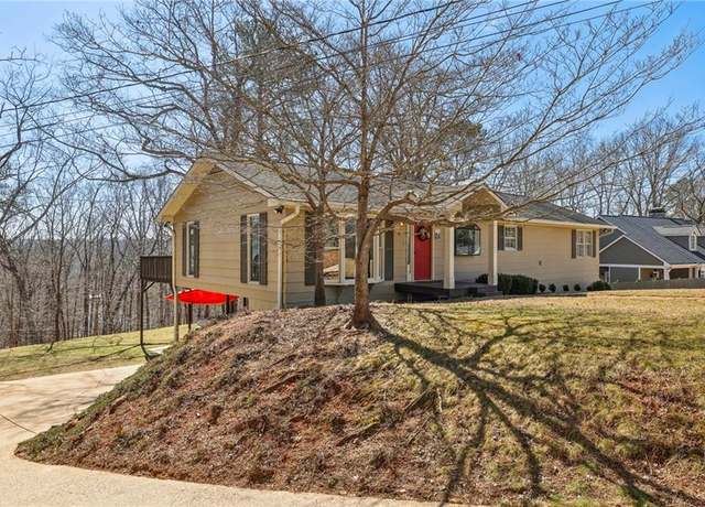 Property at 4635 Circle Dr, Oakwood, GA 30566, 4 beds, 2.5 baths
