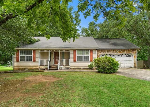 Property at 941 Century Oak Dr, Winder, GA 30680, 3 beds, 2 baths