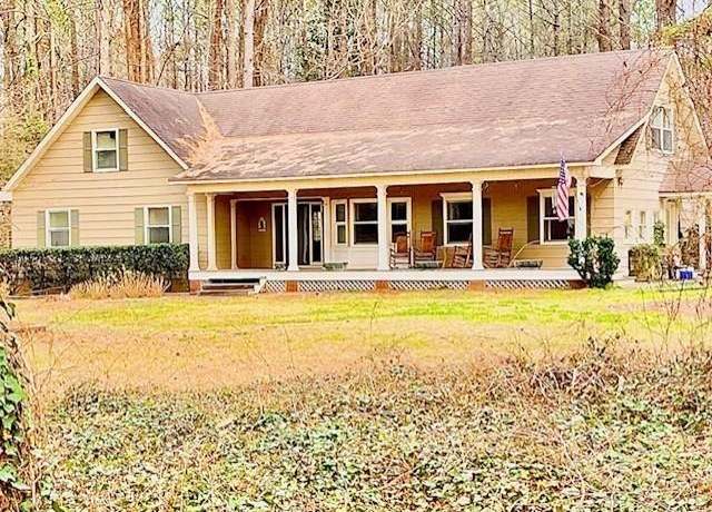 Property at 230 White Rd, Fayetteville, GA 30214, 3 beds, 3.5 baths