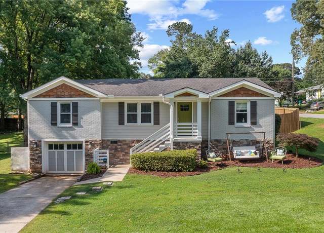 Property at 984 Ridgecrest Dr SE, Smyrna, GA 30080, 3 beds, 2 baths