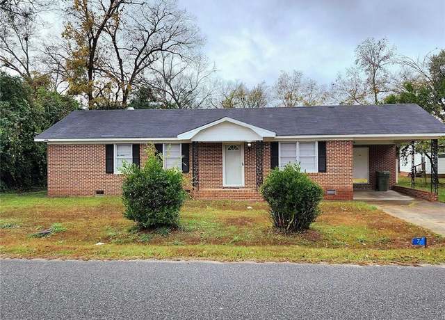 Property at 7 Highland Ave, Hawkinsville, GA 31036, 3 beds, 2 baths