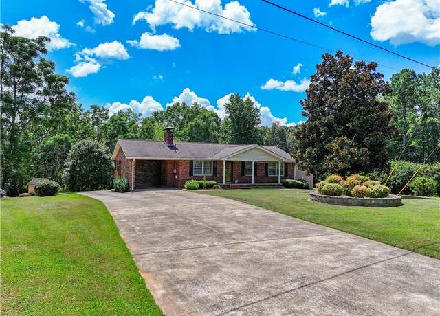 Property at 5237 Bogus Rd, Gainesville, GA 30506, 3 beds, 2 baths
