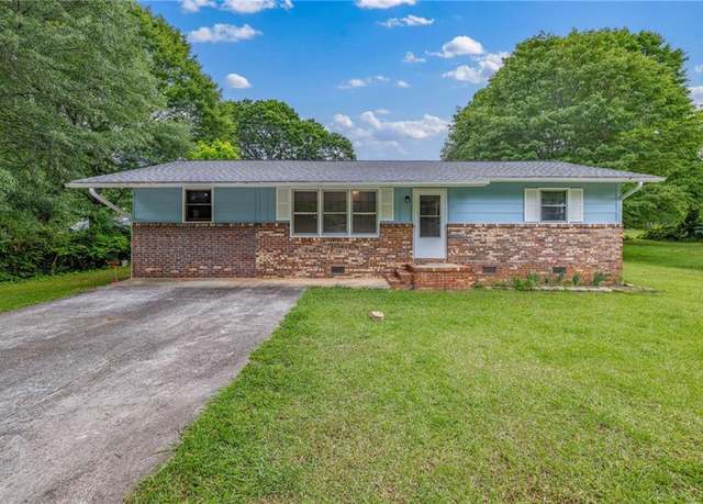 Property at 237 Brookside St, Cornelia, GA 30531, 3 beds, 1 bath