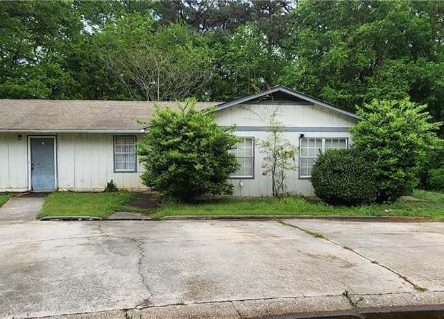 Property at 205 Glenview Ter, Winder, GA 30680, 4 beds, 2 baths