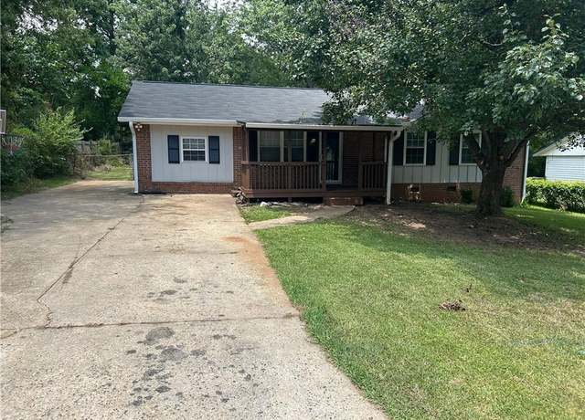 Property at 90 Jonathan Rd, Riverdale, GA 30274, 3 beds, 1.5 baths