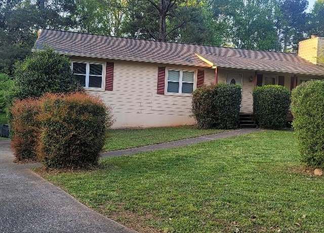 Property at 650 Lowell Dr SW, Marietta, GA 30008, 4 beds, 2 baths