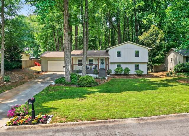Property at 5341 Tall Oak Dr, Marietta, GA 30068, 4 beds, 3 baths