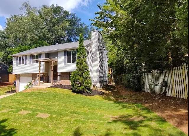 Property at 710 Singing Hills Ct, Roswell, GA 30076, 4 beds, 3 baths