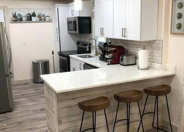 Property at 716 Amber Pl NW, Atlanta, GA 30331, 3 beds, 2 baths