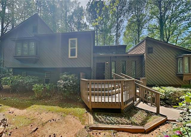 Property at 3218 Holly Mill Run, Marietta, GA 30062, 5 beds, 3 baths