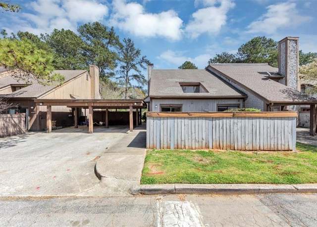 Property at 109 Willowick Dr #109, Lithonia, GA 30038, 3 beds, 2.5 baths