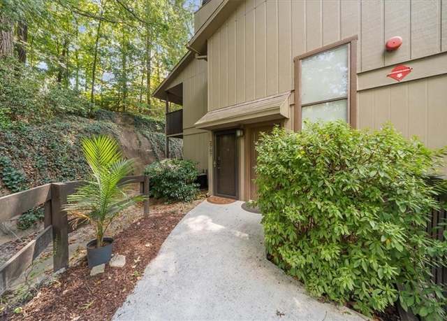 Property at 2707 Cumberland Ct SE, Smyrna, GA 30080, 1 bed, 1 bath