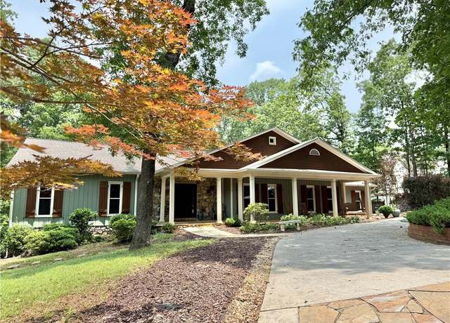 Property at 722 Beauregard Dr SW, Marietta, GA 30064, 5 beds, 5 baths