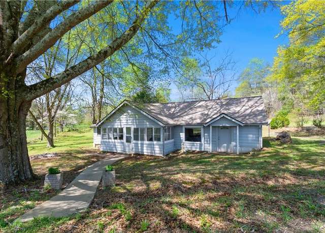 Property at 193 Leonard Pruitt Rd, Dahlonega, GA 30533, 3 beds, 2 baths