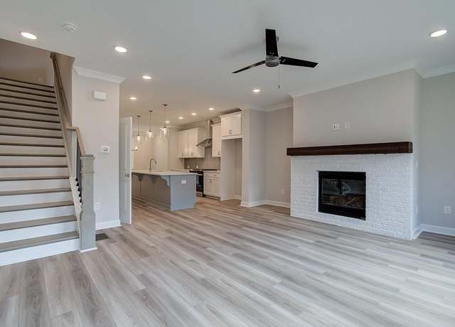 Property at 1976 Deco Dr, Kennesaw, GA 30144, 3 beds, 3.5 baths