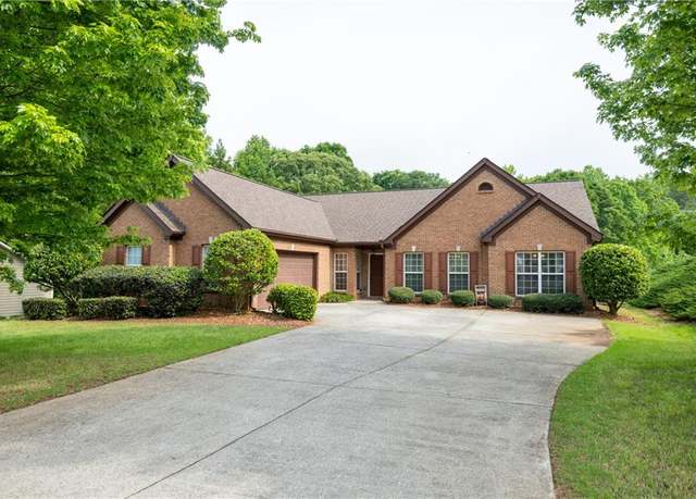 Property at 8640 Amberfield Dr, Gainesville, GA 30506, 3 beds, 2 baths