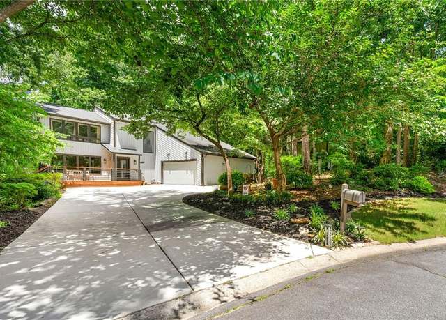 Property at 4290 Inverness Ct NE, Roswell, GA 30075, 5 beds, 3 baths