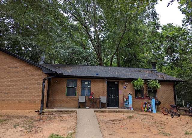 Property at 271 E Wright St, Winder, GA 30680, 4 beds, 2 baths