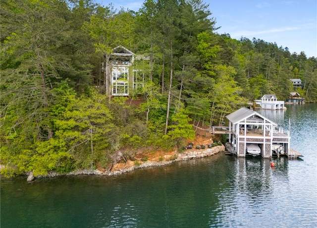 Property at 1006 Perrin Cove Rd, Tiger, GA 30576, 8 beds, 5.5 baths