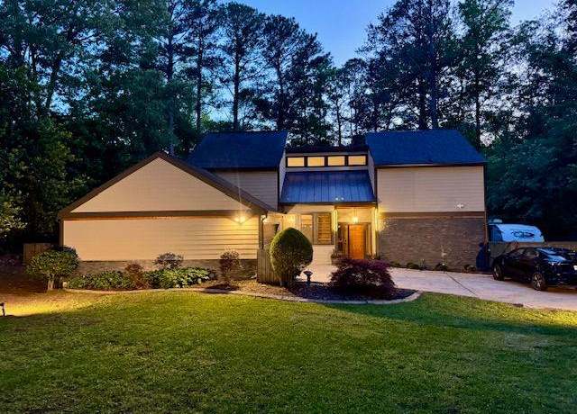 Property at 4531 Kings Lake Dr, Marietta, GA 30067, 4 beds, 2.5 baths