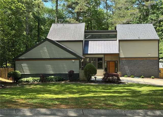 Property at 4531 Kings Lake Dr, Marietta, GA 30067, 4 beds, 2.5 baths