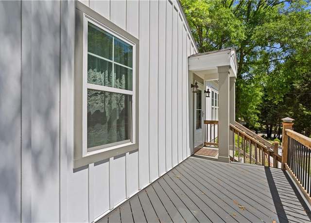 Property at 313 Yancy Dr SE, Marietta, GA 30067, 2 beds, 2 baths