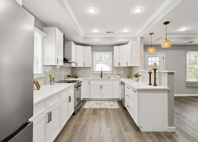 Property at 1406 Kennesaw Dr NW, Atlanta, GA 30318, 3 beds, 2.5 baths