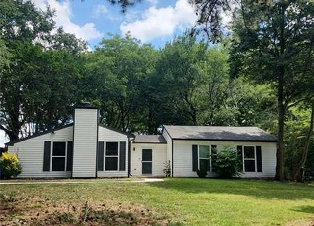 Property at 980 Hilltop Ct, Lawrenceville, GA 30045, 4 beds, 2 baths