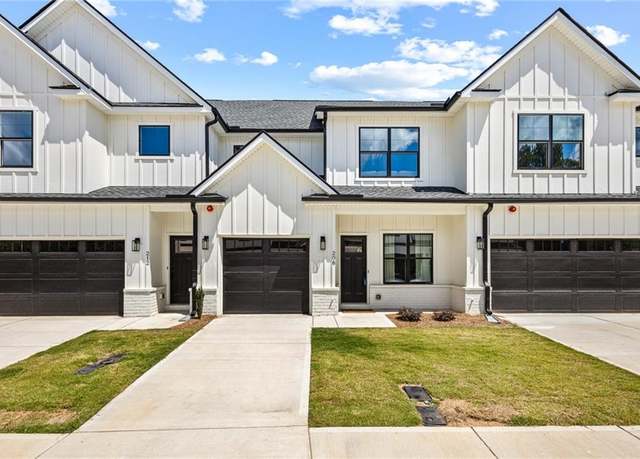 Property at 208 Starr Cir, Stockbridge, GA 30281, 3 beds, 2 baths