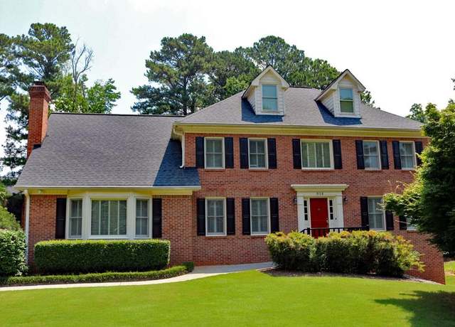 Property at 914 Newcastle Dr, Lilburn, GA 30047, 5 beds, 3 baths