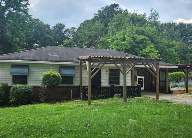 Property at 1636 Bridgeport Dr NW, Atlanta, GA 30318, 3 beds, 1 bath