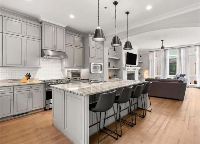 Property at 717 Lenox Ln, Atlanta, GA 30324, 4 beds, 4.5 baths
