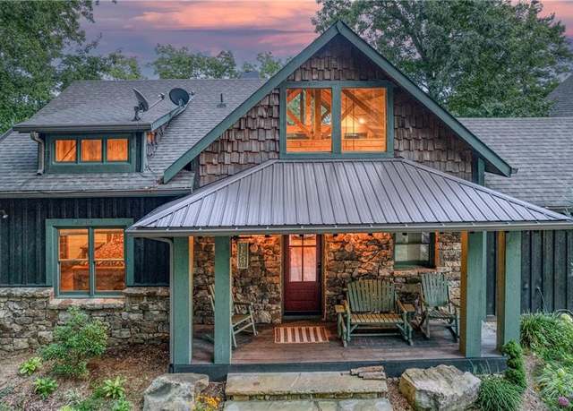 Property at 280 Point Of Vw, Blue Ridge, GA 30513, 3 beds, 3 baths