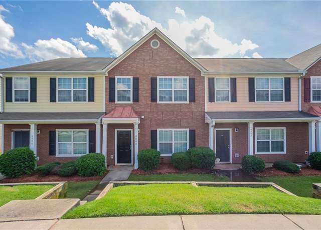 Property at 4544 Parkview Sq, Atlanta, GA 30349, 3 beds, 2.5 baths
