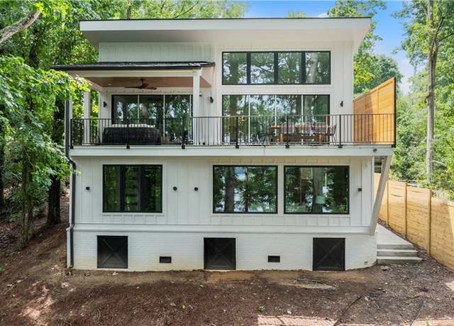 Property at 6178 Lake Lanier Height Rd, Buford, GA 30518, 3 beds, 3.5 baths