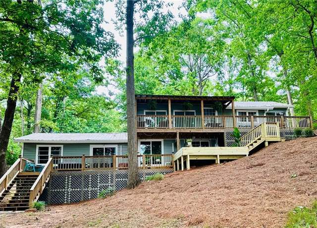 Property at 117 Woods Ln, Hartwell, GA 30643, 5 beds, 3.5 baths