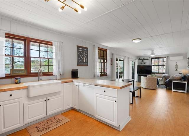 Property at 117 Woods Ln, Hartwell, GA 30643, 5 beds, 3.5 baths