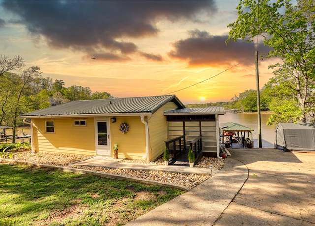 Property at 480 Friar Tuck Cir, Covington, GA 30014, 2 beds, 1.5 baths