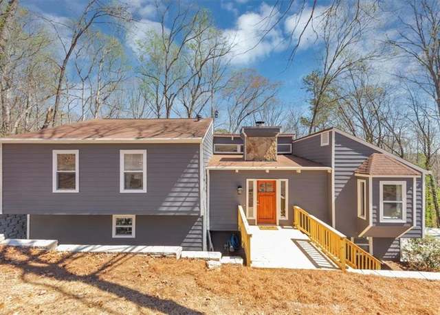 Property at 980 Pine Grove Pointe Dr, Roswell, GA 30075, 4 beds, 2 baths