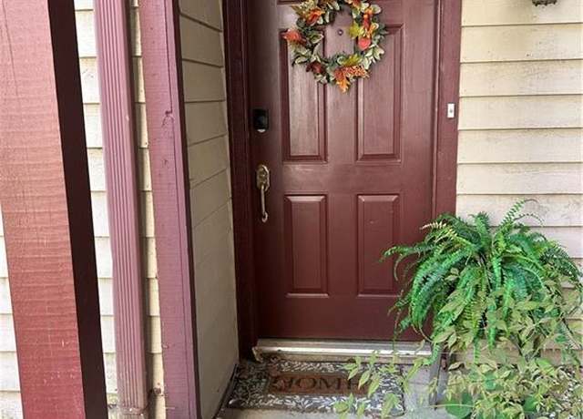 Property at 711 Cypress Pointe St, Johns Creek, GA 30022, 3 beds, 2 baths