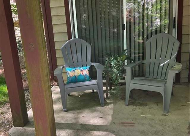 Property at 711 Cypress Pointe St, Johns Creek, GA 30022, 3 beds, 2 baths