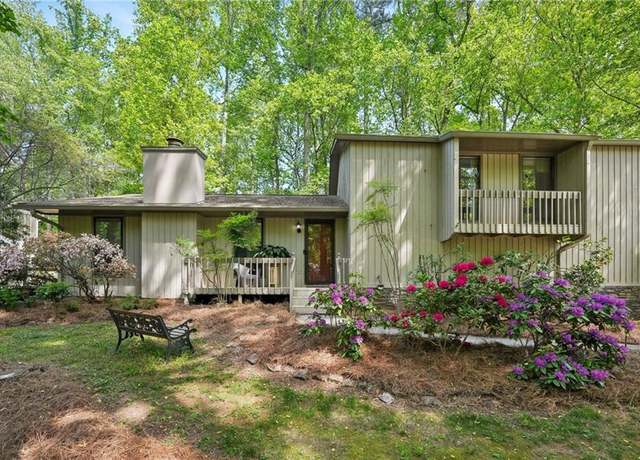 Property at 4553 Pond Ln, Marietta, GA 30062, 4 beds, 3 baths