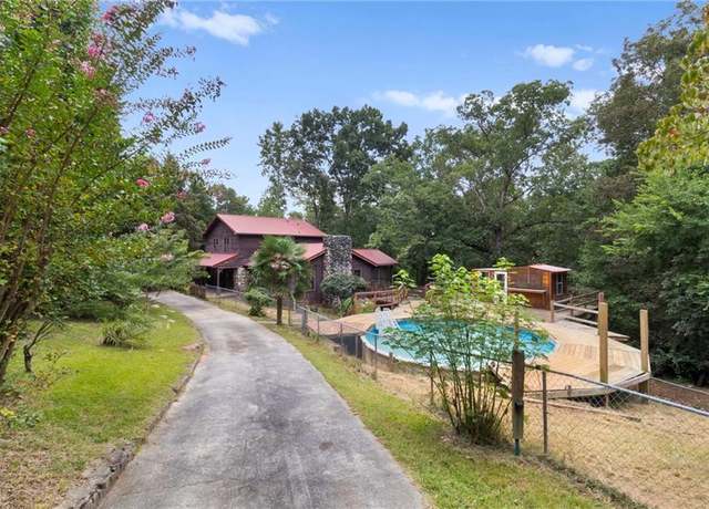 Property at 18 Swan Cir SE, White, GA 30184, 4 beds, 2.5 baths