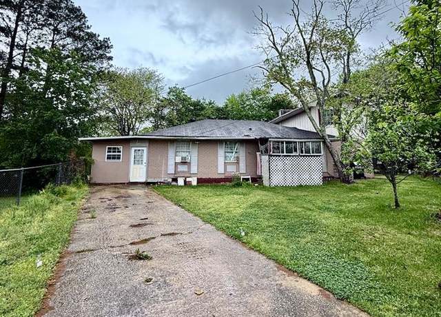 Property at 8908 Channing Dr, Jonesboro, GA 30238, 4 beds, 2 baths
